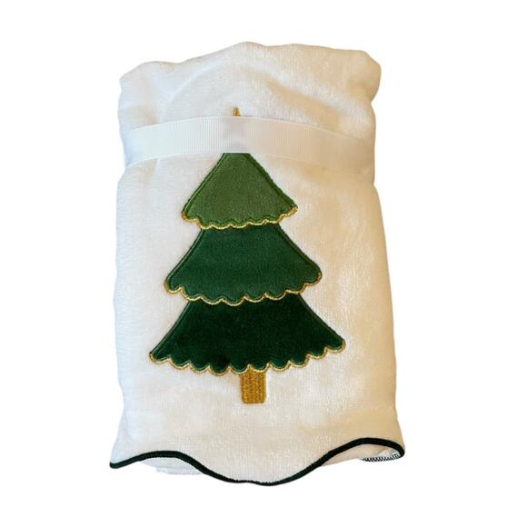Kassatex Green Velvet Christmas Tree Hand Towels 16x28 Embroidered Set of 2 NEW - Picture 1 of 9